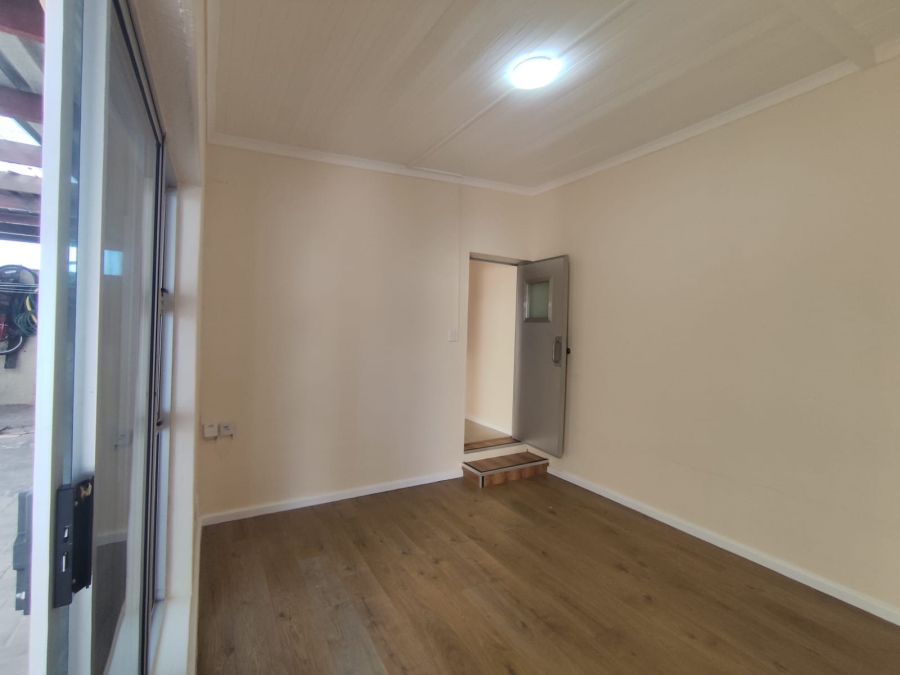 To Let 2 Bedroom Property for Rent in Athlone Western Cape